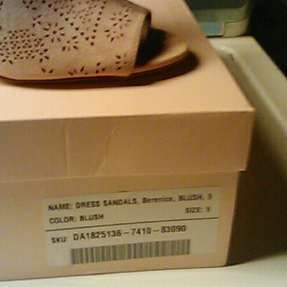 Sandals - Picture 3 of 7